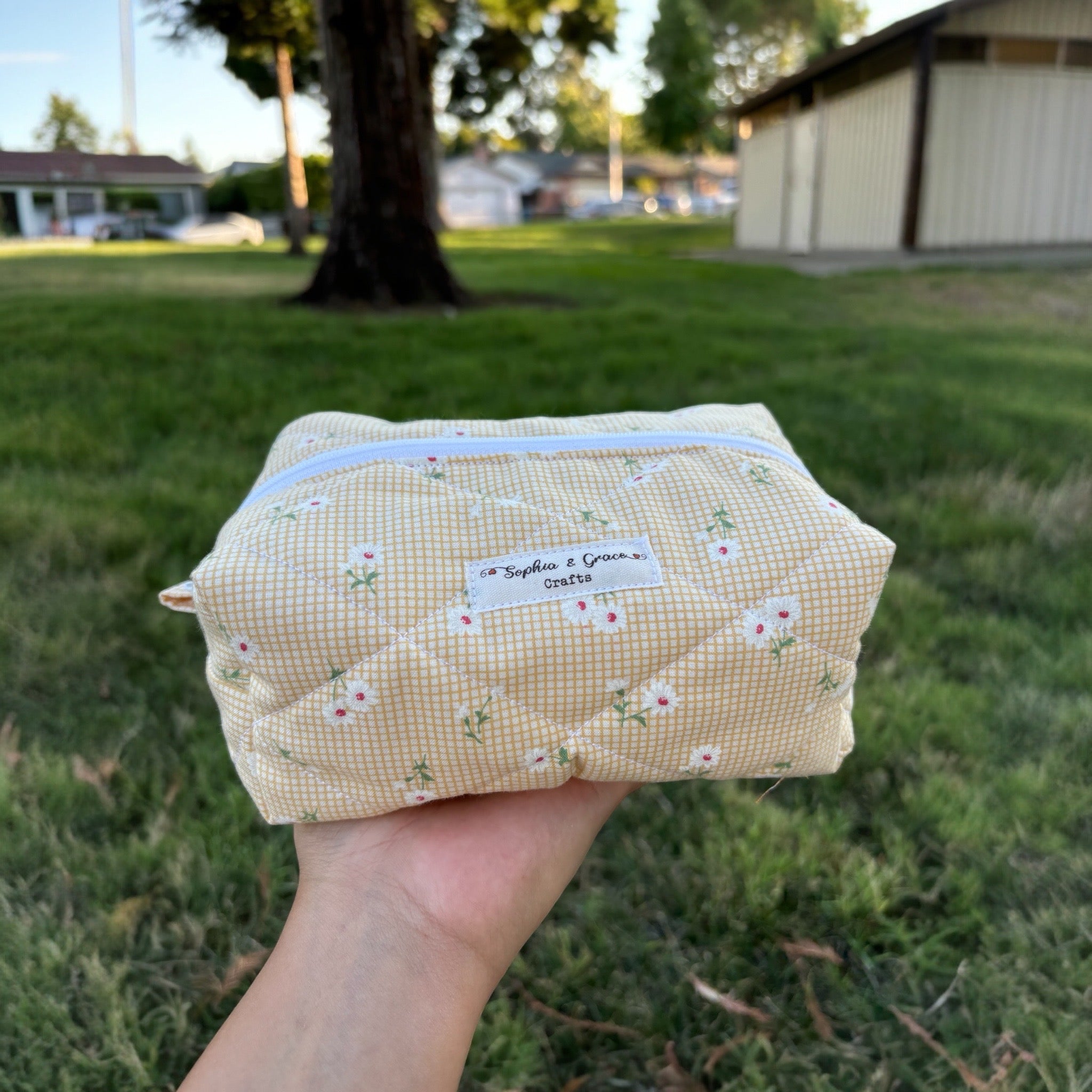 Yellow Daisy Make-Up Bag